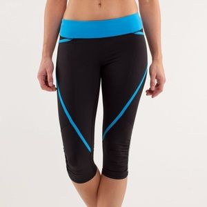 Lululemon Run: Pace Crop Black Beach Blanket Blue